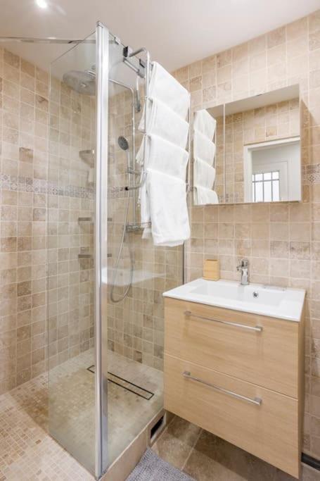 Apartment D Charm Distinctif Sejour Elegant Dans Le Marais Branche *