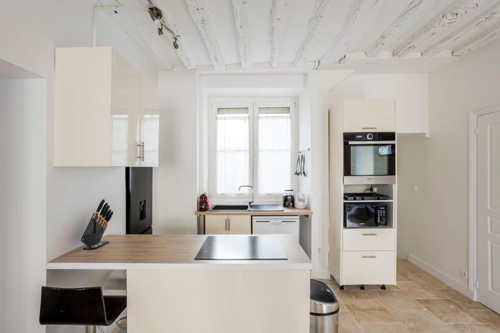D Charm Distinctif Sejour Elegant Dans Le Marais Branche