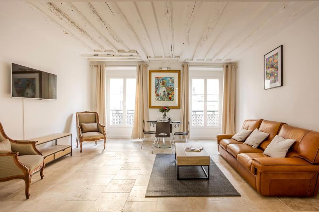 D Charm Distinctif Sejour Elegant Dans Le Marais Branche Apartment