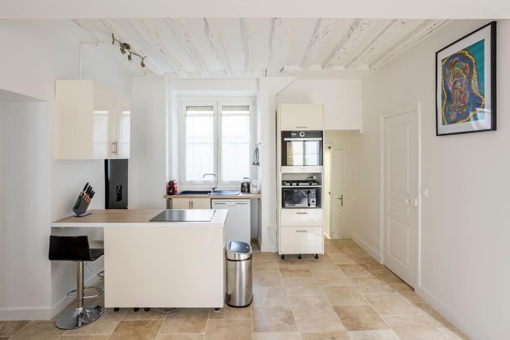 D Charm Distinctif Sejour Elegant Dans Le Marais Branche Apartment *